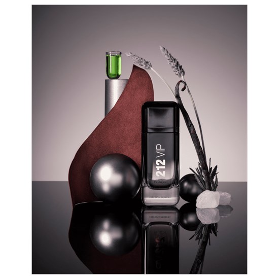 Kit Coffret 212 Vip Black - Carolina Herrera - Masculino - Perfume 100ml + Shower Gel 100ml
