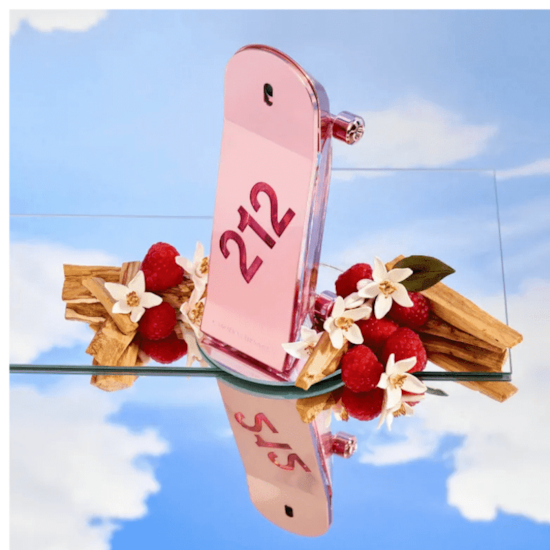 Perfume 212 Heroes for Her - Carolina Herrera - Feminino - Eau de Parfum - 50ml Perfume 212 Heroes for Her - Carolina Herrera - Feminino - Eau de Parfum - 50ml