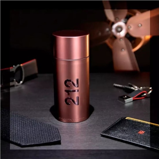 Perfume 212 Sexy Men - Carolina Herrera - Masculino - Eau de Toilette - 100ml Perfume 212 Sexy Men - Carolina Herrera - Masculino - Eau de Toilette - 100ml