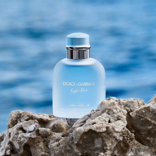 Perfume Light Blue Homme Eau Intense - Dolce & Gabbana - Masculino - Eau de Parfum - 100ml Perfume Light Blue Homme Eau Intense - Dolce & Gabbana - Masculino - Eau de Parfum - 100ml